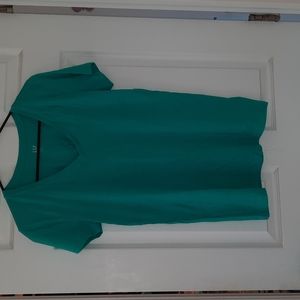 Gap V Neck Tshirt